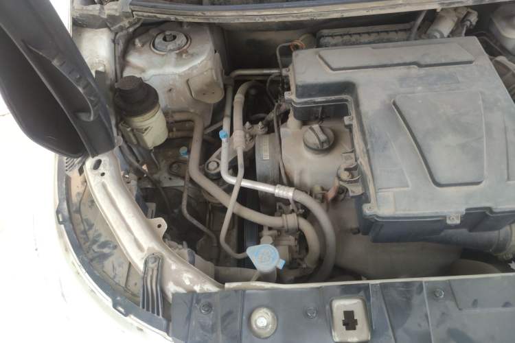Used Cowin C3 2015 1.5L Manual Gold Diamond Edition Engine Bay Right