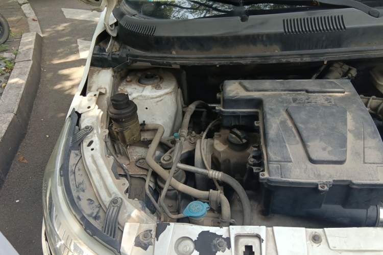 Used Cowin C3 2015 1.5L AMT Gold Diamond Edition Engine Bay Right