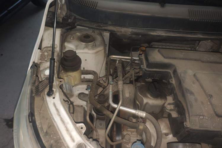 Used Cowin C3 2015 1.5L AMT Gold Diamond Edition Engine Bay Right