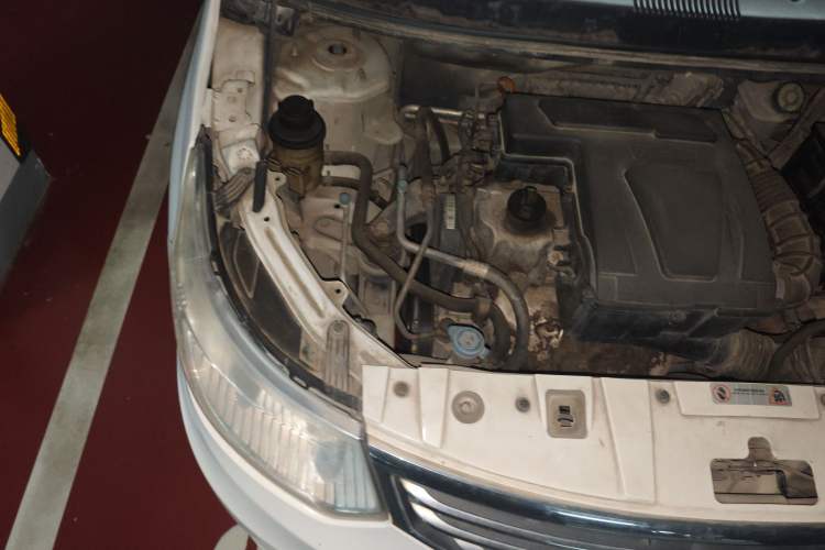 Used Cowin C3 2015 1.5L Manual Gold Diamond Edition Engine Bay Right