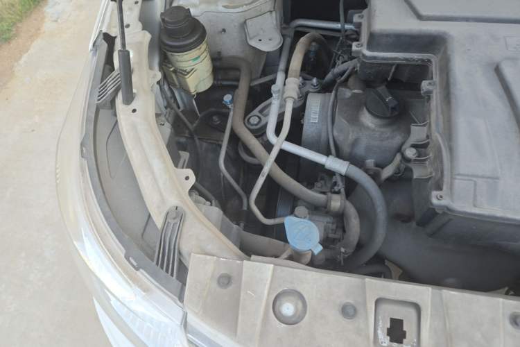 Used Cowin C3 2015 1.5L Manual Gold Diamond Edition Engine Bay Right