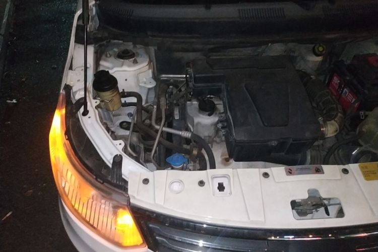 Used Cowin C3 2015 1.5L AMT Gold Diamond Edition Engine Bay Right