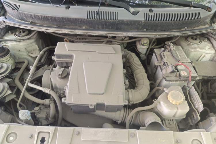 Used Cowin C3 2015 1.5L Manual Gold Diamond Edition Engine Bay