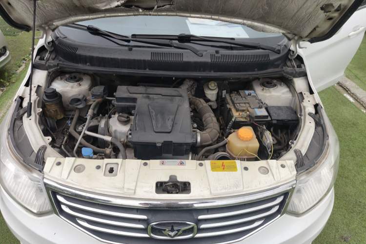 Used Cowin C3 2015 1.5L AMT Gold Diamond Edition Engine Bay