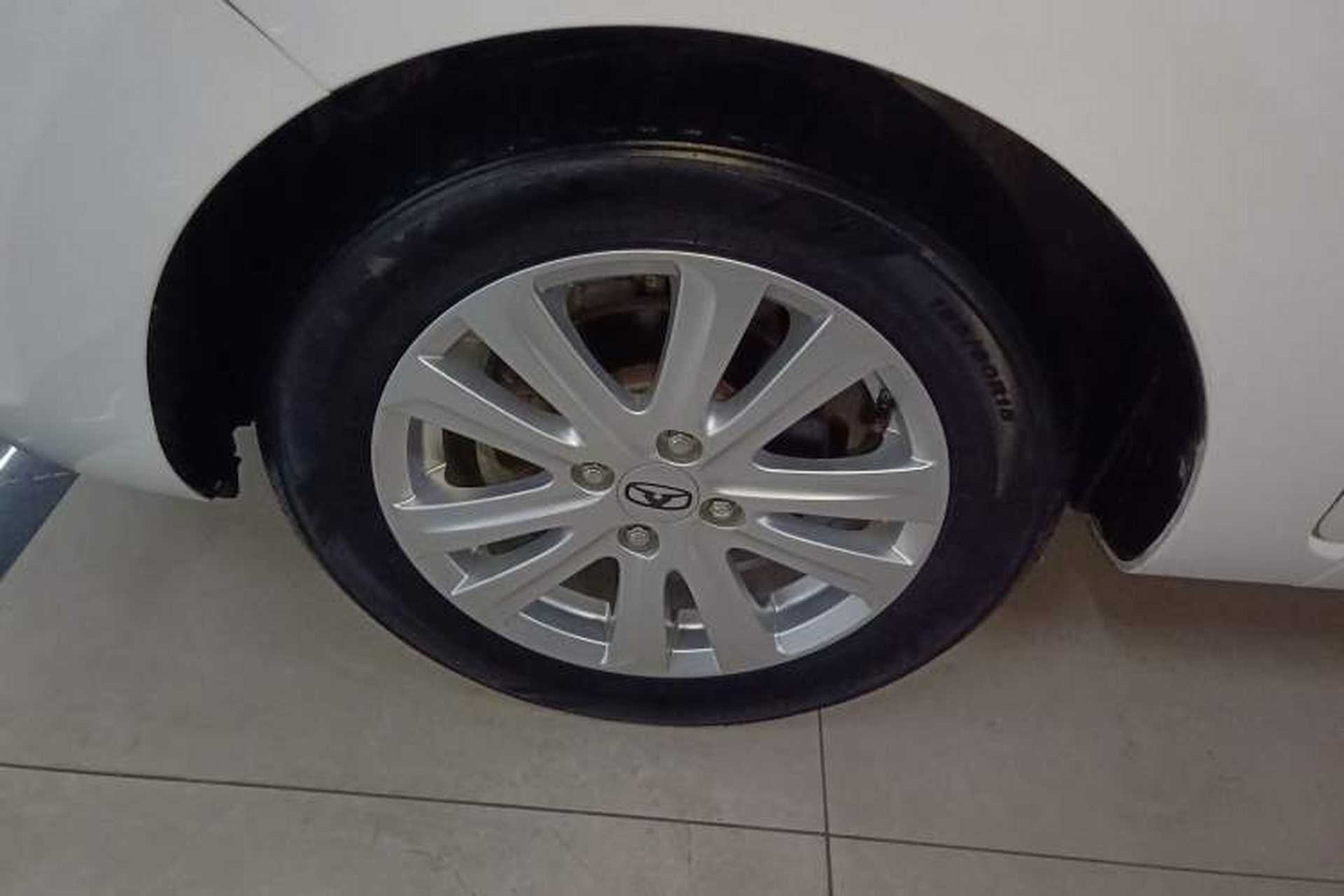 Used Cowin C3 2015 1.5L AMT Gold Diamond Edition Exterior 7