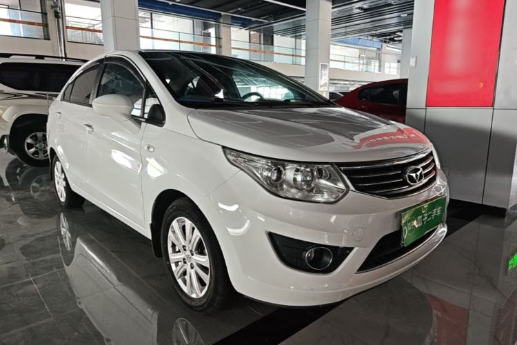 Used Cowin C3 2015 1.5L AMT Gold Diamond Edition Front Right 45 Deg