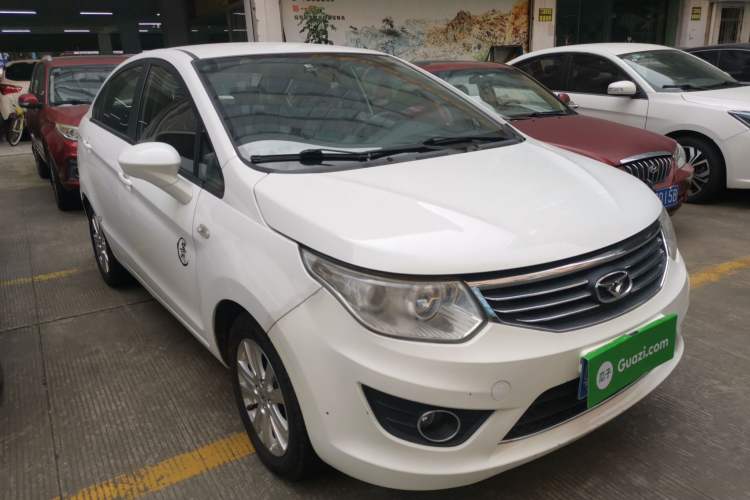 Used Cowin C3 2015 1.5L AMT Gold Diamond Edition Front Right 45 Deg