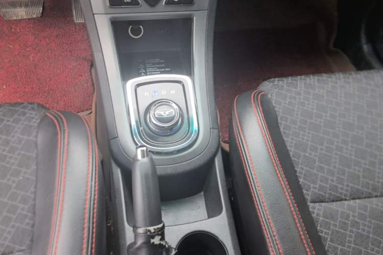 Used Cowin C3 2015 1.5L AMT Gold Diamond Edition Gear Lever