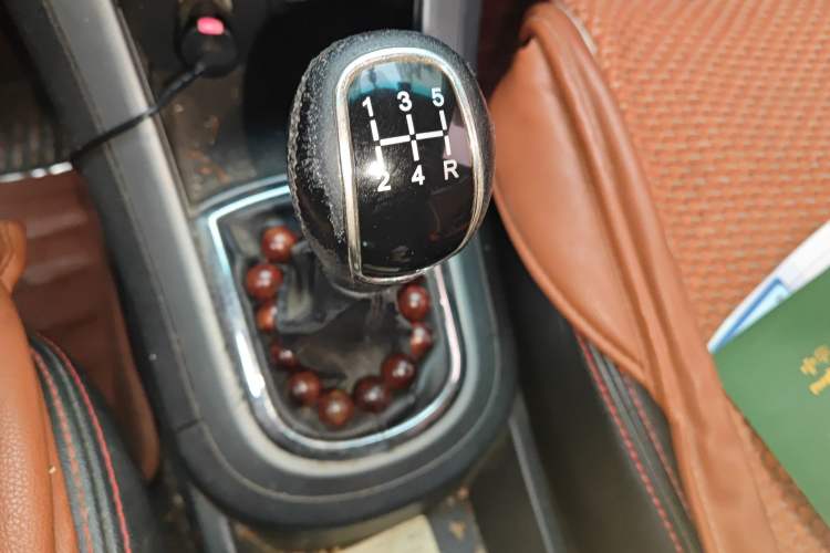Used Cowin C3 2015 1.5L Manual Gold Diamond Edition Gear Lever