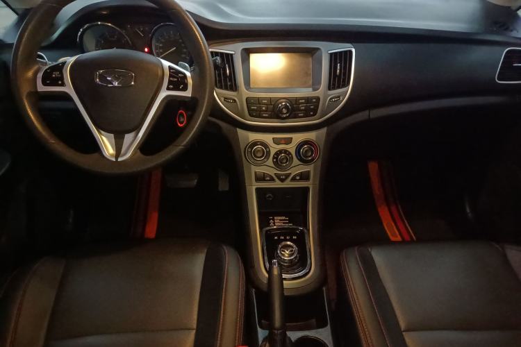 Used Cowin C3 2015 1.5L AMT Gold Diamond Edition Interior 2