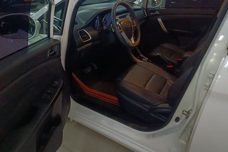 Used Cowin C3 2015 1.5L AMT Gold Diamond Edition Interior 3