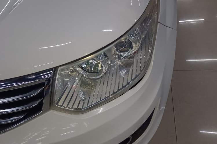 Used Cowin C3 2015 1.5L AMT Gold Diamond Edition Left Front Headlight