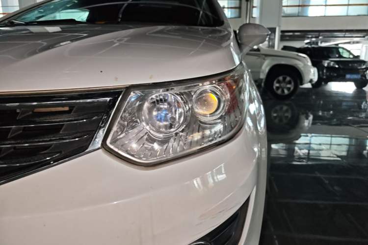 Used Cowin C3 2015 1.5L AMT Gold Diamond Edition Left Front Headlight