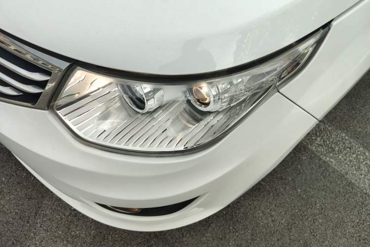 Used Cowin C3 2015 1.5L Manual Gold Diamond Edition Left Front Headlight