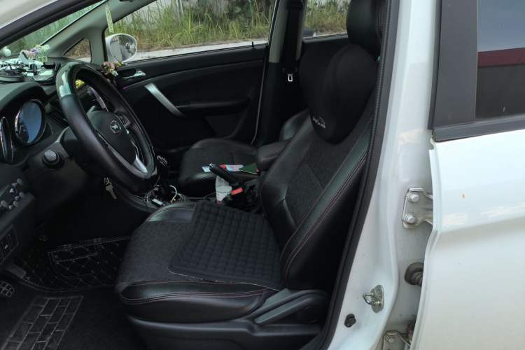 Used Cowin C3 2015 1.5L Manual Gold Diamond Edition Left Front Seat