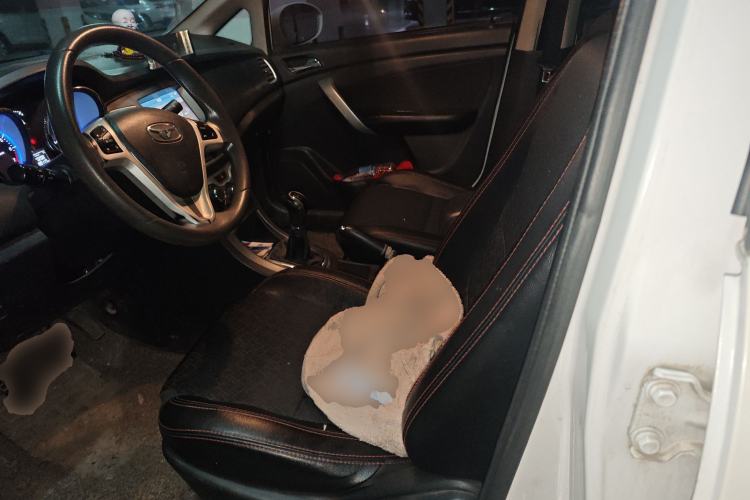 Used Cowin C3 2015 1.5L Manual Gold Diamond Edition Left Front Seat