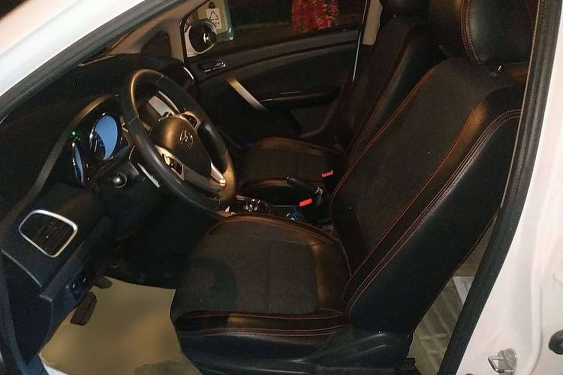 Used Cowin C3 2015 1.5L AMT Gold Diamond Edition Left Front Seat