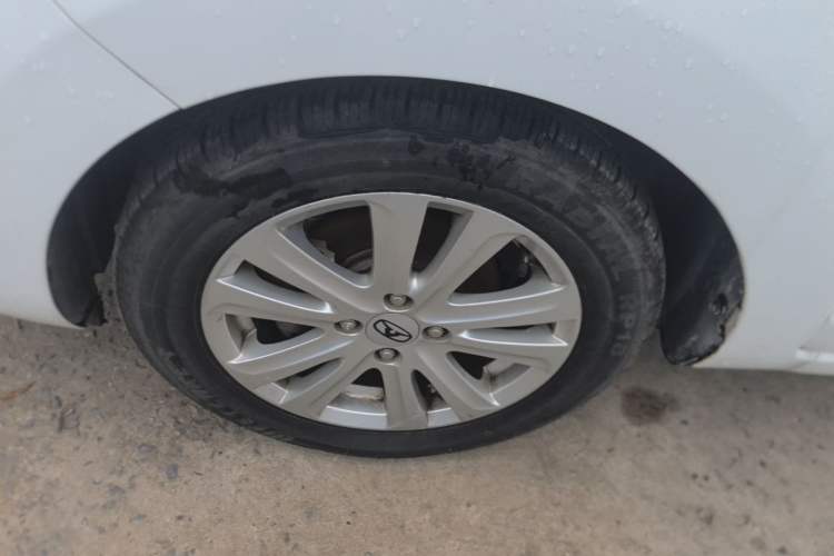 Used Cowin C3 2015 1.5L AMT Gold Diamond Edition Left Front Wheel Hub