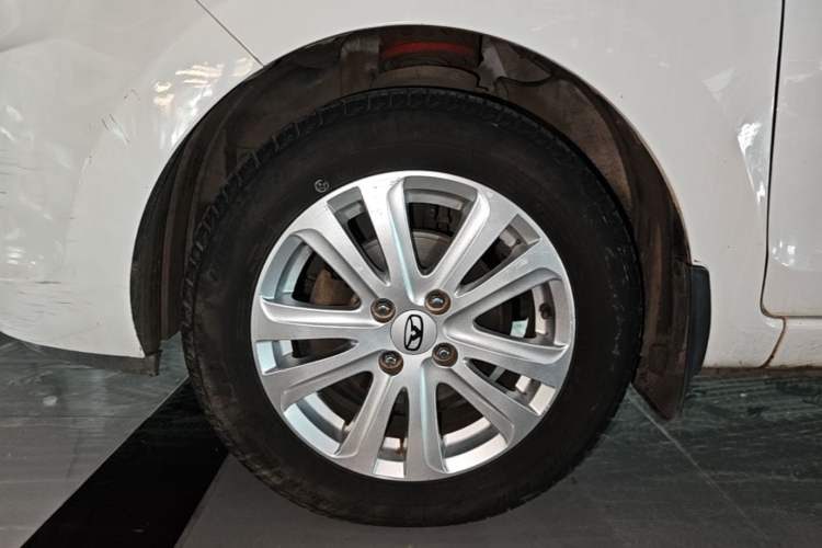 Used Cowin C3 2015 1.5L AMT Gold Diamond Edition Left Front Wheel Hub