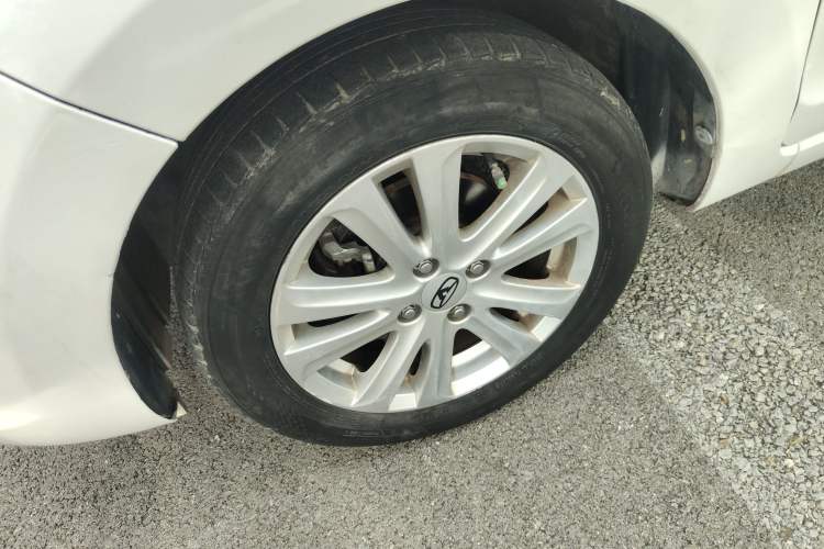 Used Cowin C3 2015 1.5L Manual Gold Diamond Edition Left Front Wheel Hub
