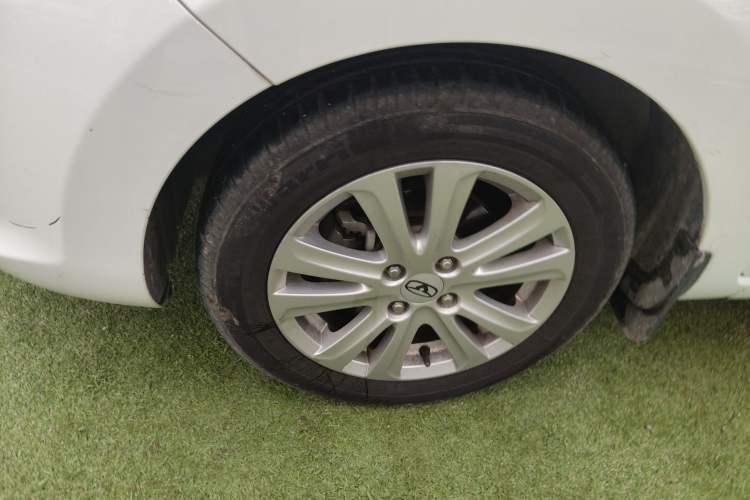 Used Cowin C3 2015 1.5L AMT Gold Diamond Edition Left Front Wheel Hub