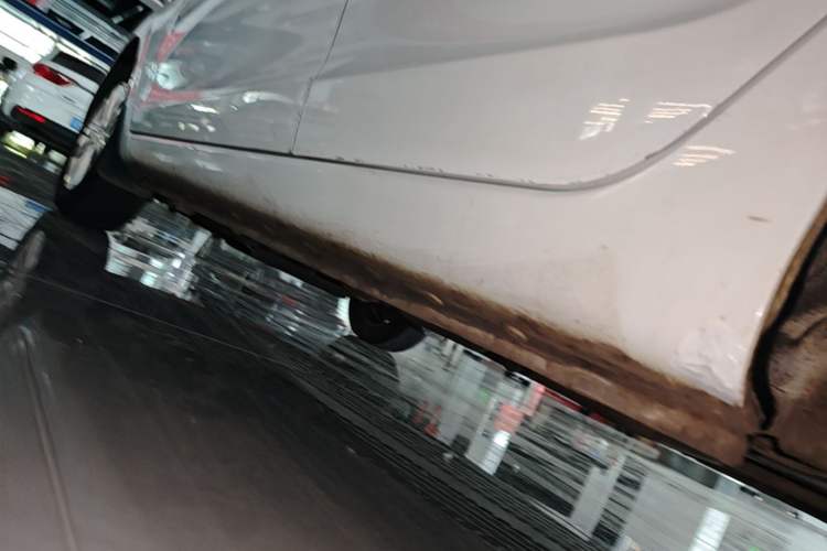 Used Cowin C3 2015 1.5L AMT Gold Diamond Edition Left Side Sill