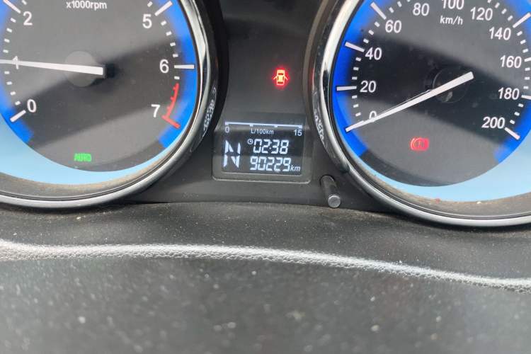 Used Cowin C3 2015 1.5L AMT Gold Diamond Edition Odometer Close Up