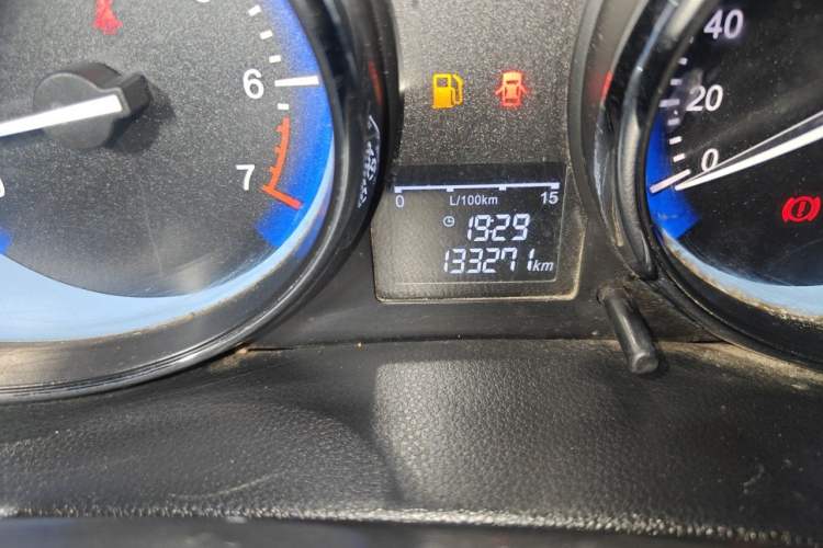 Used Cowin C3 2015 1.5L Manual Gold Diamond Edition Odometer Close Up