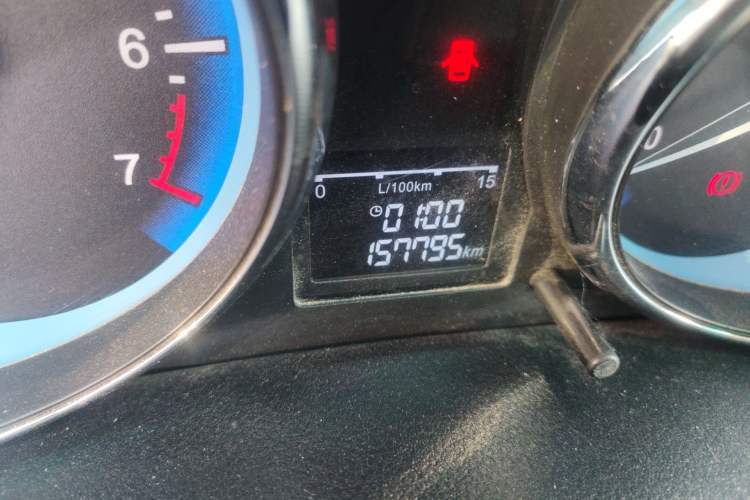 Used Cowin C3 2015 1.5L Manual Gold Diamond Edition Odometer Close Up