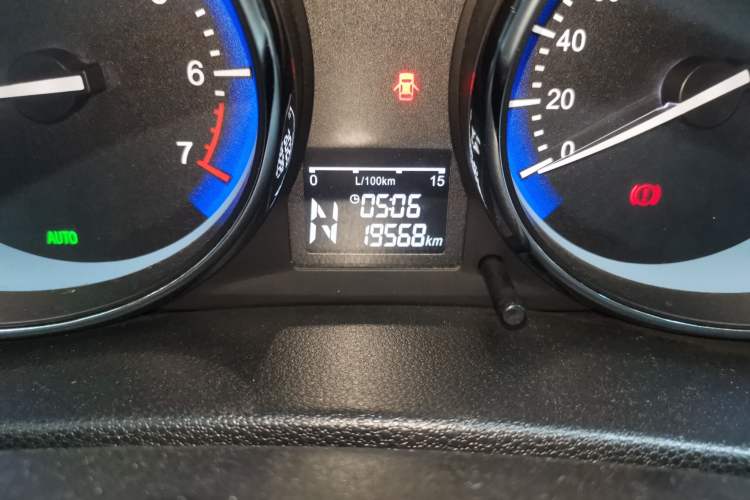 Used Cowin C3 2015 1.5L AMT Blue Diamond Edition Odometer Close Up
