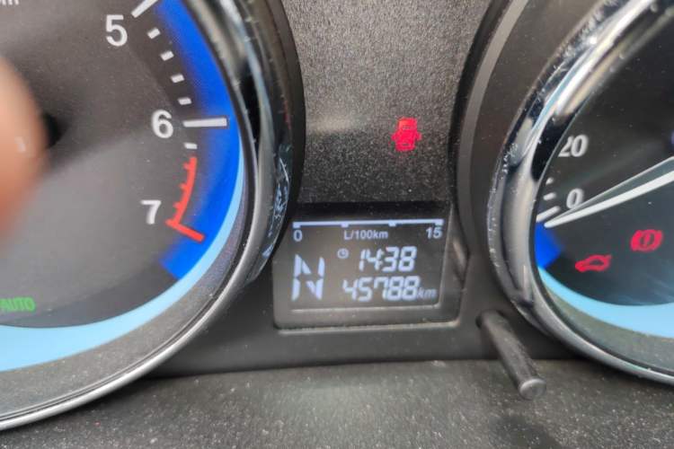 Used Cowin C3 2015 1.5L AMT Gold Diamond Edition Odometer Close Up