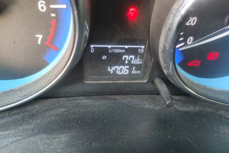 Used Cowin C3 2015 1.5L Manual Gold Diamond Edition Odometer Close Up