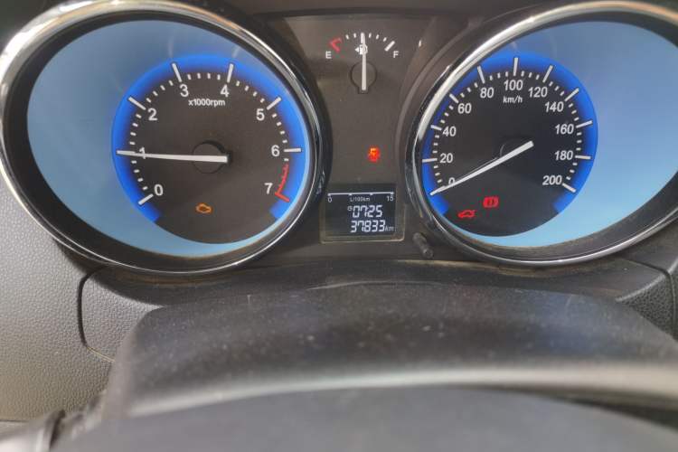 Used Cowin C3 2015 1.5L Manual Yellow Diamond Edition Odometer Close Up
