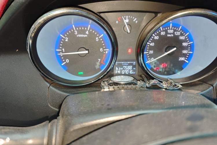 Used Cowin C3 2015 1.5L AMT Gold Diamond Edition Odometer Close Up