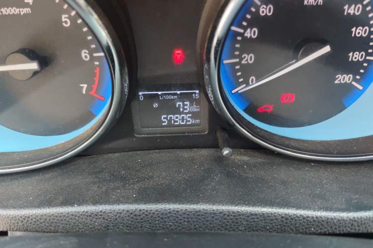 Used Cowin C3 2015 1.5L Manual Blue Diamond Model Odometer Close Up