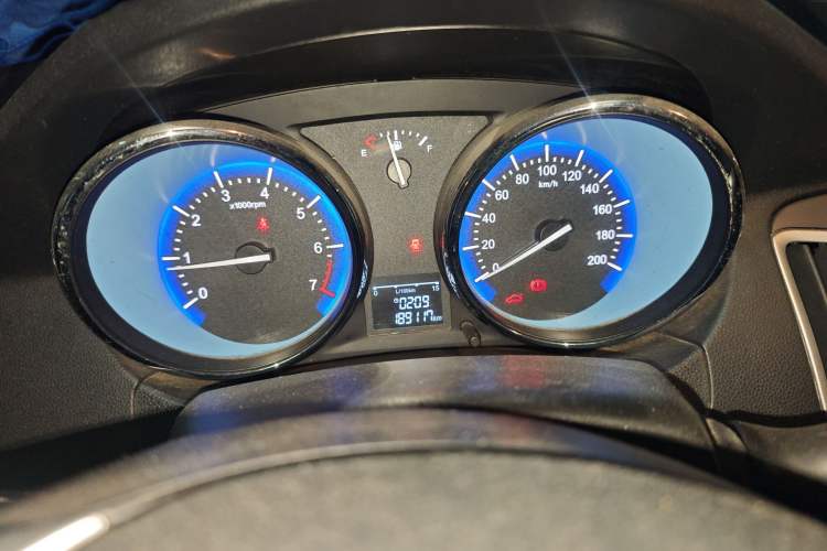 Used Cowin C3 2015 1.5L Manual Gold Diamond Edition Odometer Close Up