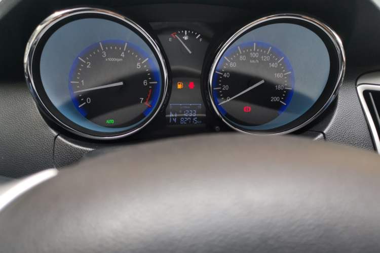 Used Cowin C3 2015 1.5L AMT Gold Diamond Edition Odometer Close Up