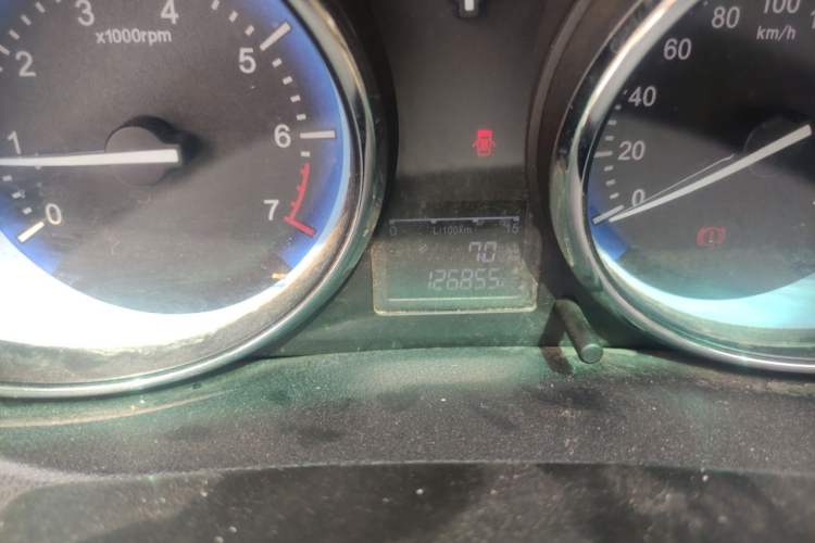 Used Cowin C3 2015 1.5L Manual Gold Diamond Edition Odometer Close Up
