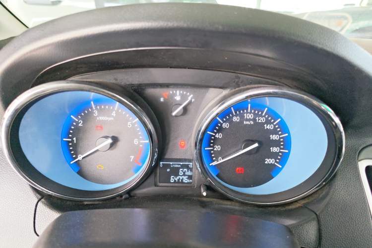 Used Cowin C3 2015 1.5L Manual Gold Diamond Edition Odometer Close Up