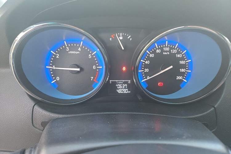 Used Cowin C3 2015 1.5L Manual Gold Diamond Edition Odometer Close Up