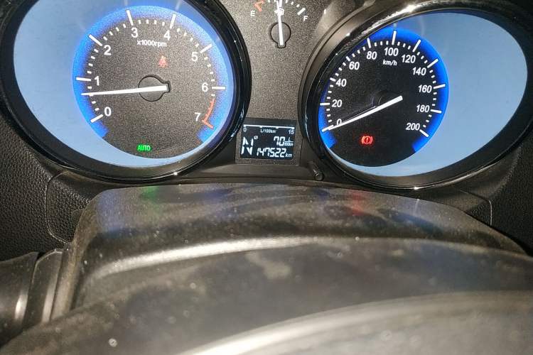 Used Cowin C3 2015 1.5L AMT Gold Diamond Edition Odometer Close Up