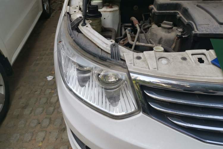 Used Cowin C3 2015 1.5L AMT Blue Diamond Edition Right Front Headlight