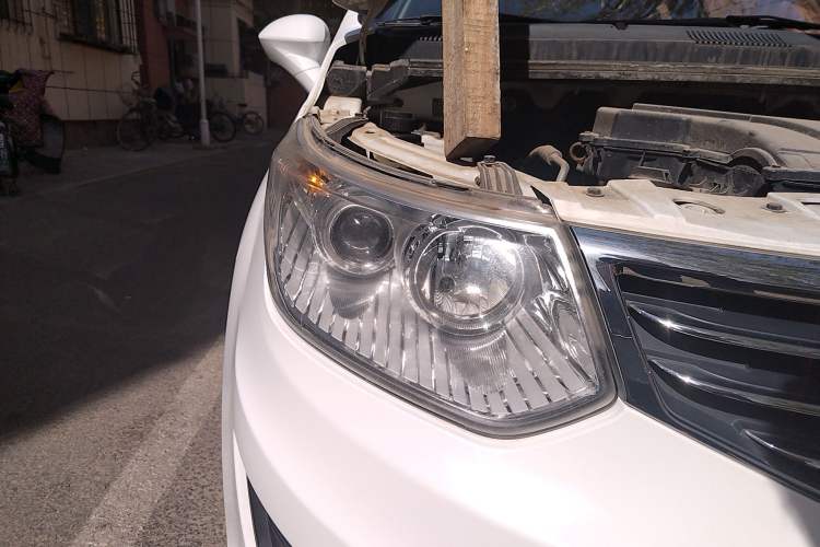 Used Cowin C3 2015 1.5L Manual Gold Diamond Edition Right Front Headlight