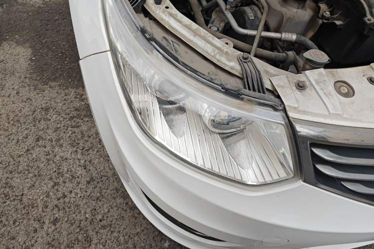 Used Cowin C3 2015 1.5L Manual Gold Diamond Edition Right Front Headlight