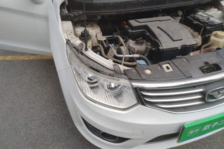 Used Cowin C3 2015 1.5L Manual Yellow Diamond Edition Right Front Headlight