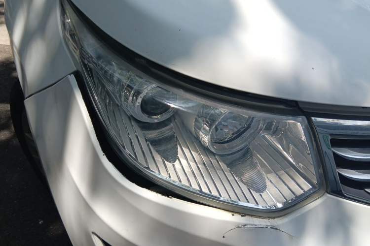 Used Cowin C3 2015 1.5L AMT Gold Diamond Edition Right Front Headlight