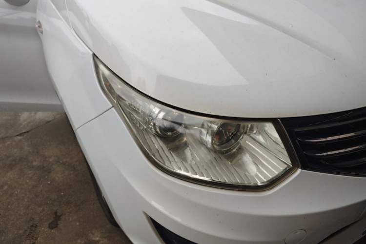 Used Cowin C3 2015 1.5L AMT Gold Diamond Edition Right Front Headlight