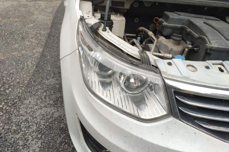 Used Cowin C3 2015 1.5L Manual Gold Diamond Edition Right Front Headlight