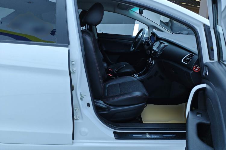 Used Cowin C3 2015 1.5L AMT Gold Diamond Edition Right Front Seat