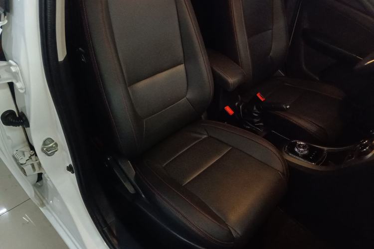 Used Cowin C3 2015 1.5L AMT Gold Diamond Edition Right Front Seat